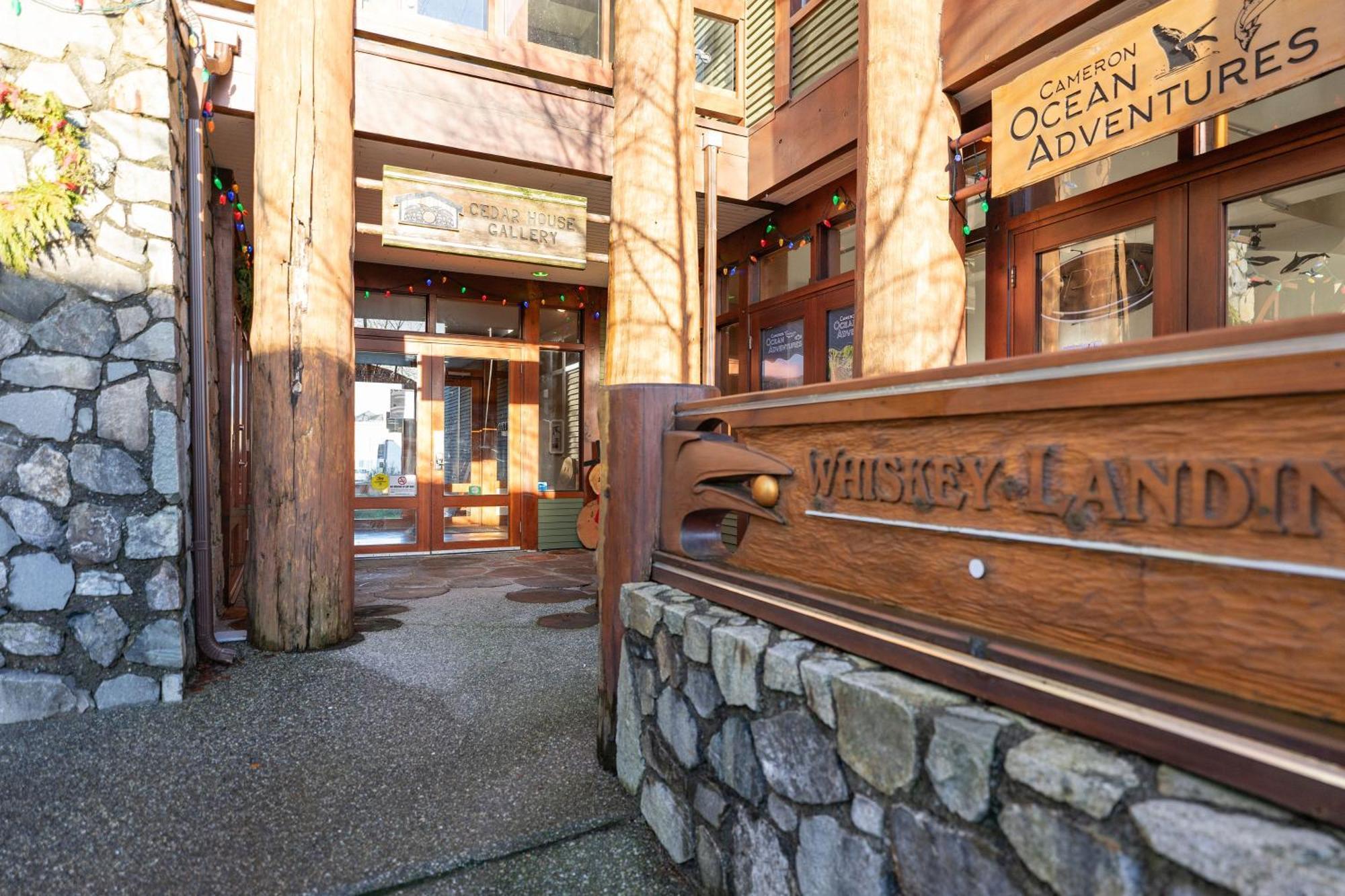 Apartment Waterfront In Ucluelet