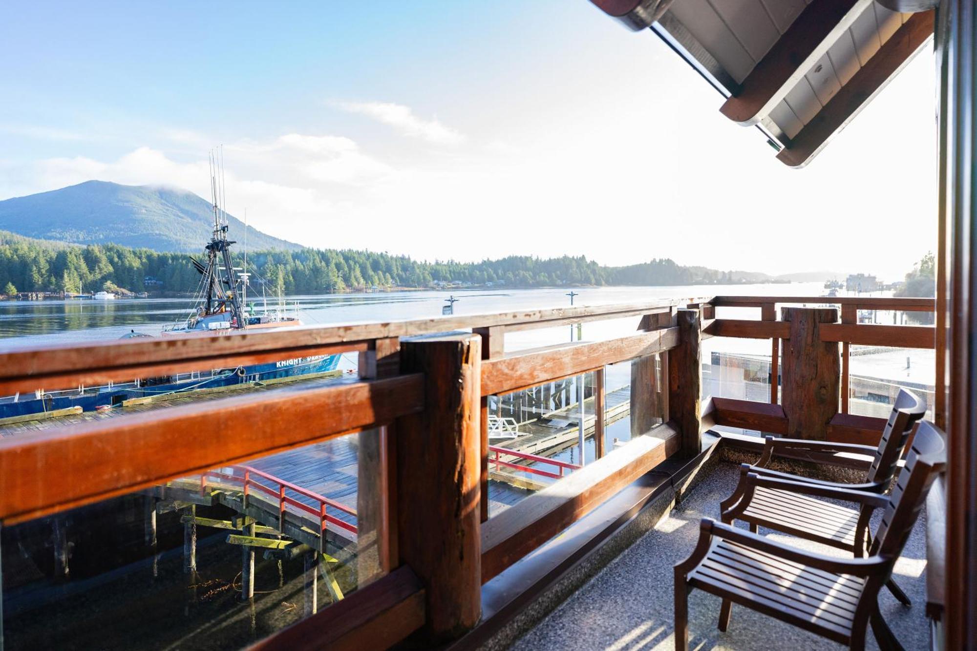 Waterfront In Apartment *